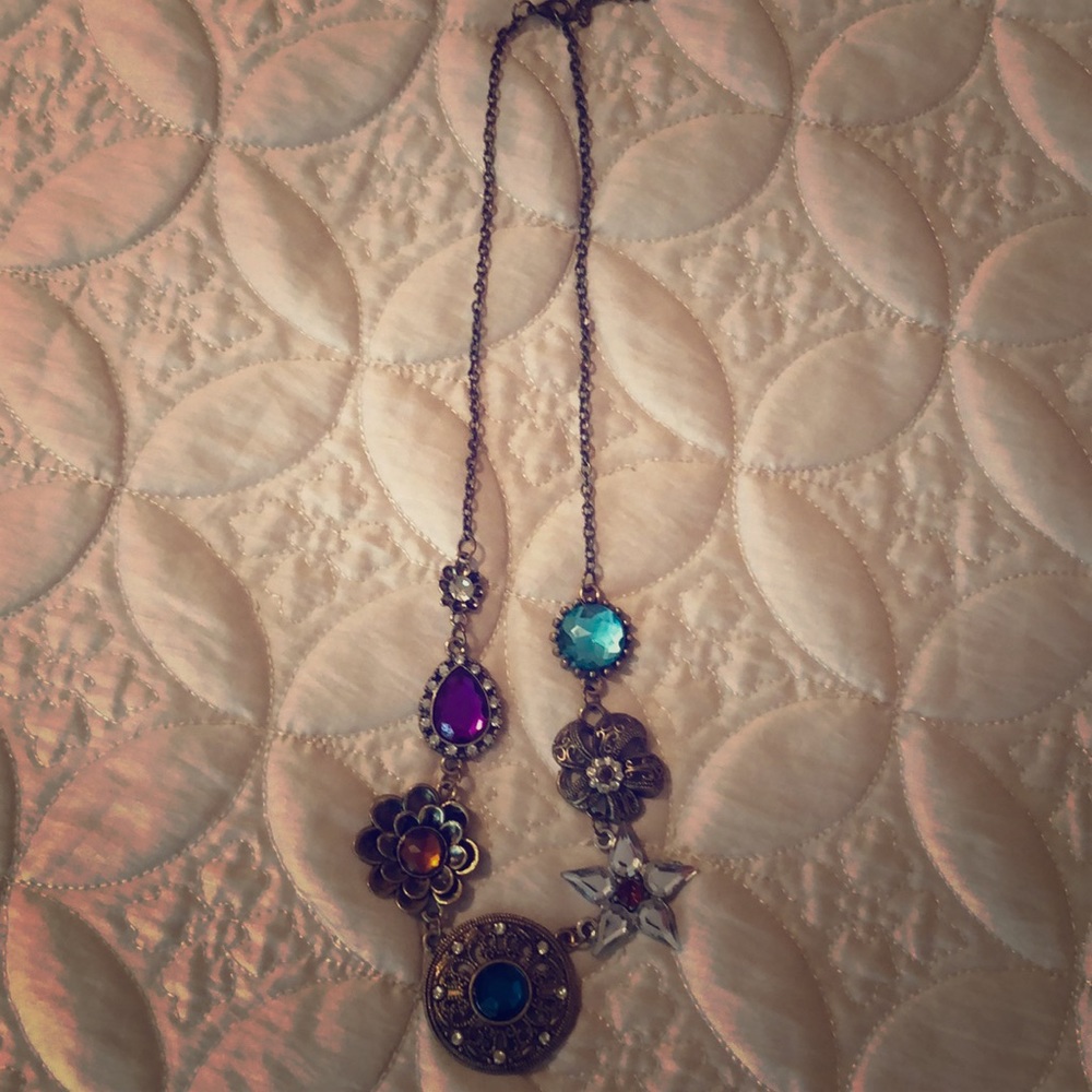 Pretty Statement Necklace